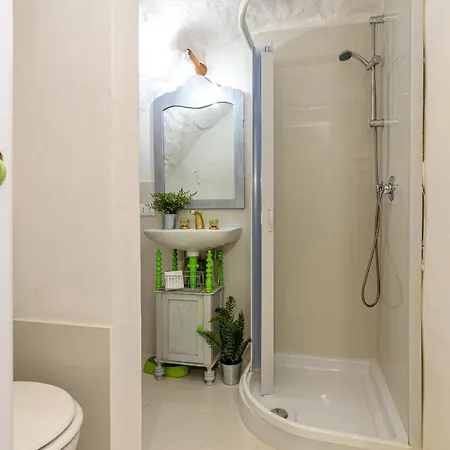 Apartman Cisterna Home *